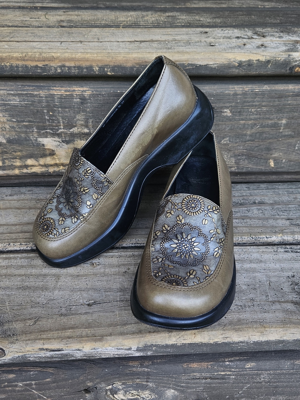 Dansko Mandolin Leather Tooled Floral Loafers 39
